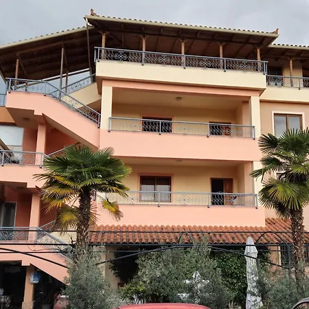 Mel ゲストハウス Sarandë